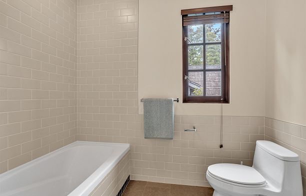 1807 Acadia Road University VW