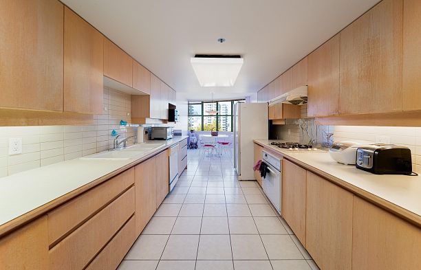 804 518 W 14th Avenue Fairview VW