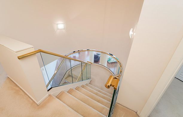 804 518 W 14th Avenue Fairview VW