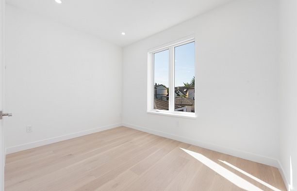 2 2750 W 19th Avenue Arbutus