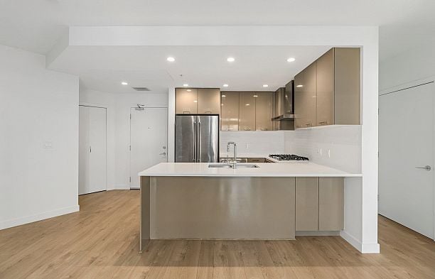 #410 3581 Ross Drive University VW