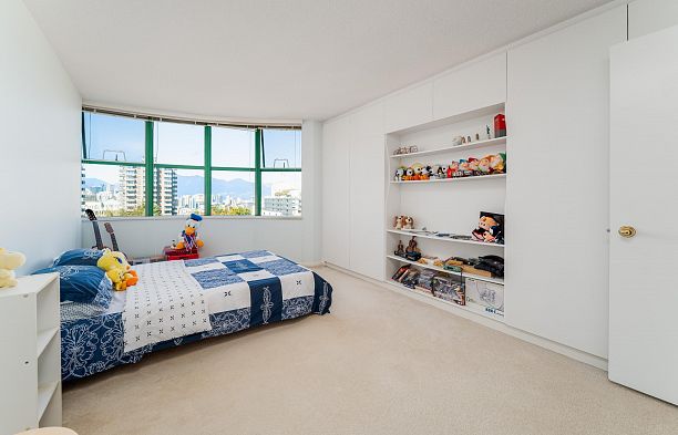 804 518 W 14th Avenue Fairview VW