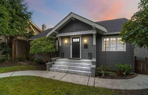 3322 W 38th Avenue Dunbar