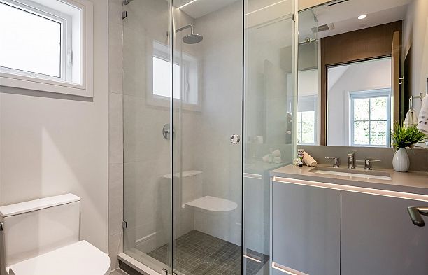 3852 W 50th Avenue Southlands