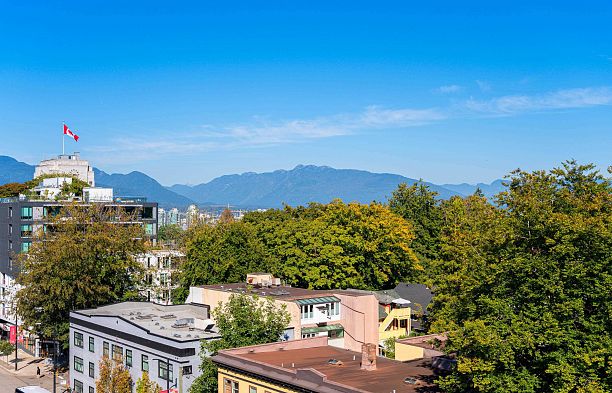 804 518 W 14th Avenue Fairview VW