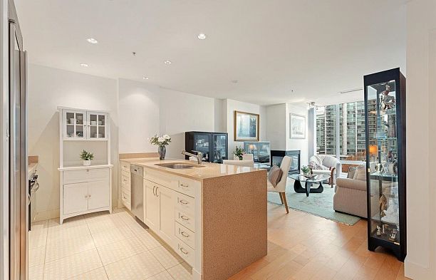 1008 590 Nicola Street Coal Harbour