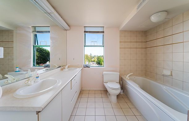 804 518 W 14th Avenue Fairview VW