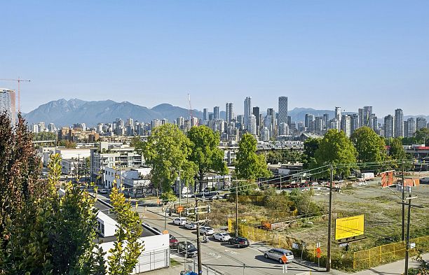 609 2201 Pine Street Fairview VW