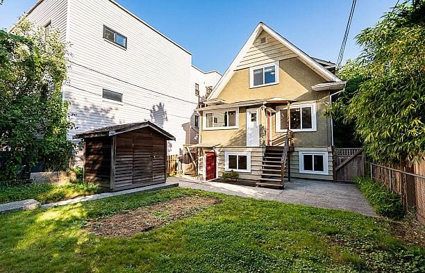 22 E 18th Avenue Main