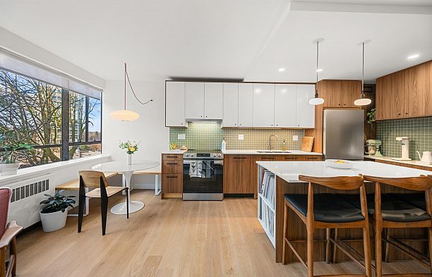 320 1445 Marpole Avenue Fairview VW