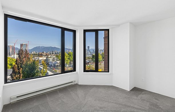 609 2201 Pine Street Fairview VW