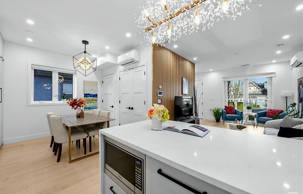 3172 W 26th Avenue MacKenzie Heights