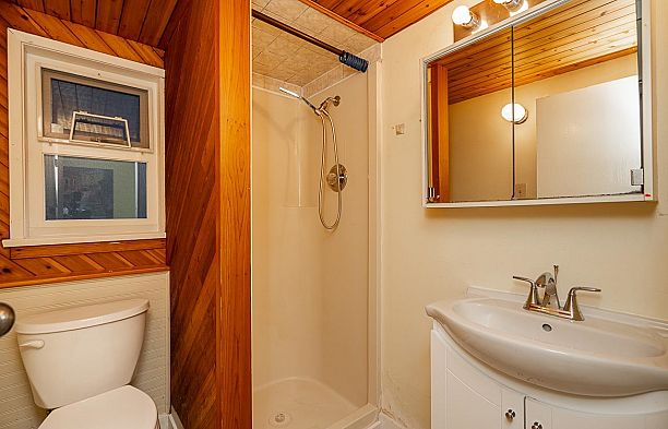 22 E 18th Avenue Main