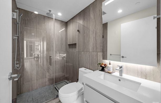 1906 7433 Cambie Street South Cambie