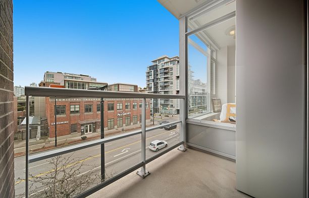 306 2055 Yukon Street False Creek