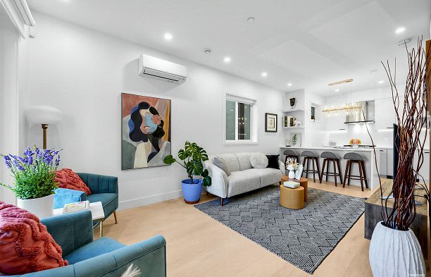 3172 W 26th Avenue MacKenzie Heights