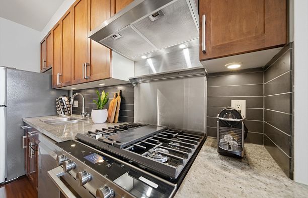 306 2055 Yukon Street False Creek