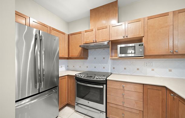 405 5605 Hampton Place University VW