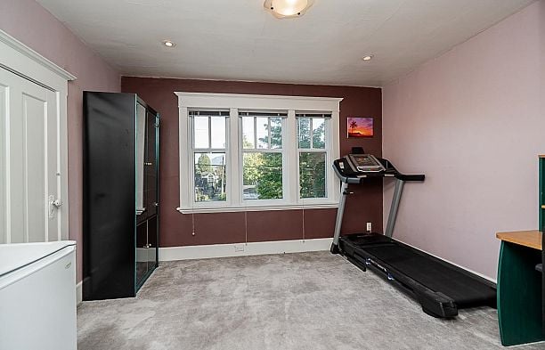 22 E 18th Avenue Main