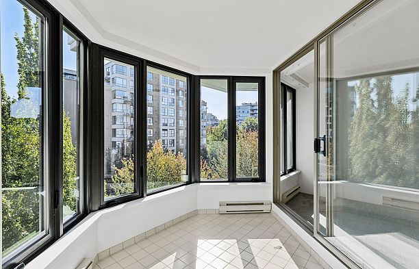 609 2201 Pine Street Fairview VW