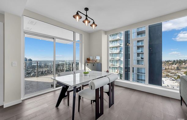 1906 7433 Cambie Street South Cambie