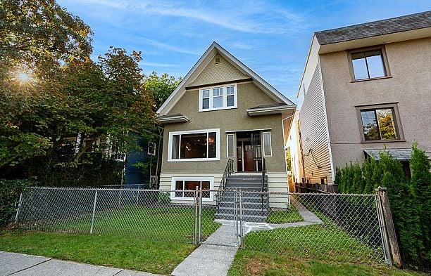 22 E 18th Avenue Main