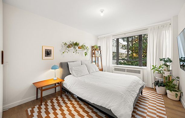 320 1445 Marpole Avenue Fairview VW