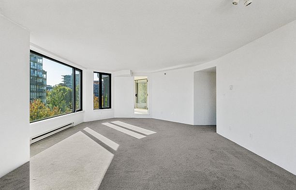 609 2201 Pine Street Fairview VW