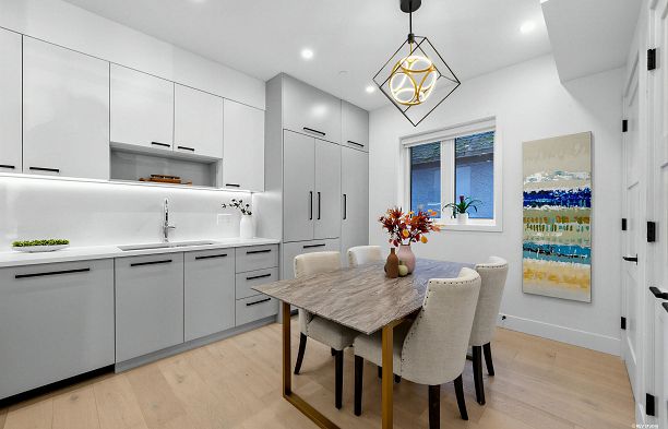 3172 W 26th Avenue MacKenzie Heights