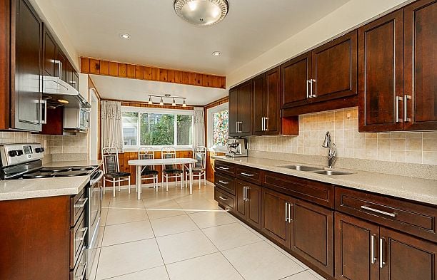 22 E 18th Avenue Main