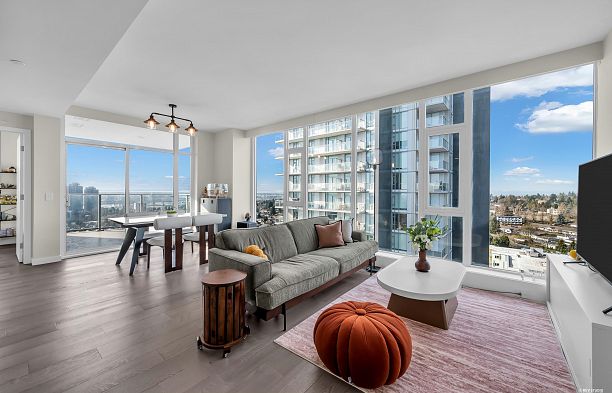 1906 7433 Cambie Street South Cambie