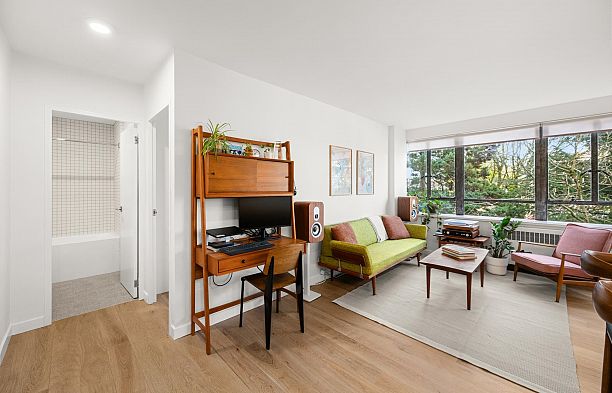 320 1445 Marpole Avenue Fairview VW