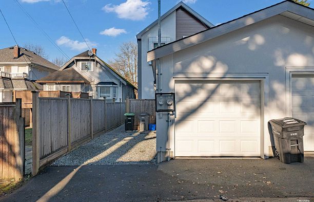 3172 W 26th Avenue MacKenzie Heights