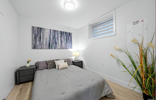 3172 W 26th Avenue MacKenzie Heights