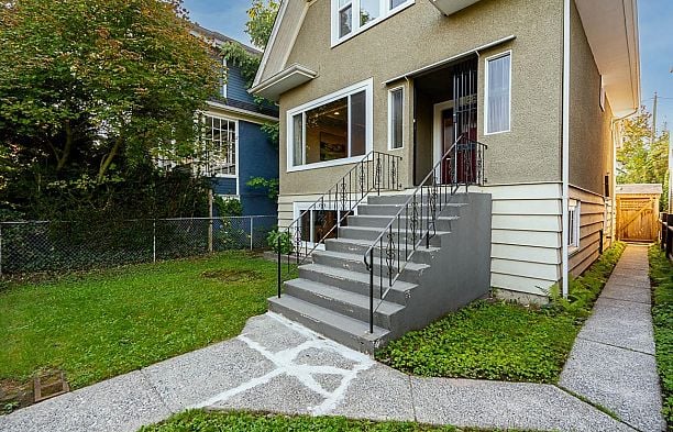 22 E 18th Avenue Main