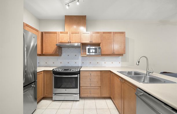 405 5605 Hampton Place University VW