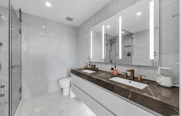 1906 7433 Cambie Street South Cambie