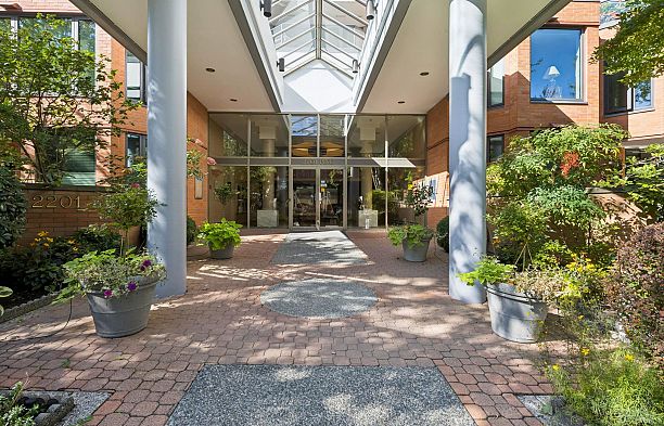 609 2201 Pine Street Fairview VW