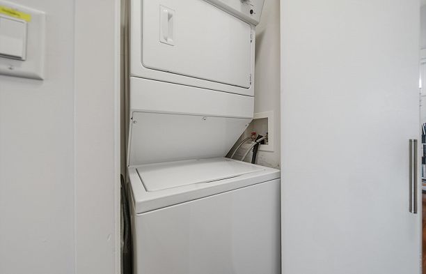 306 2055 Yukon Street False Creek