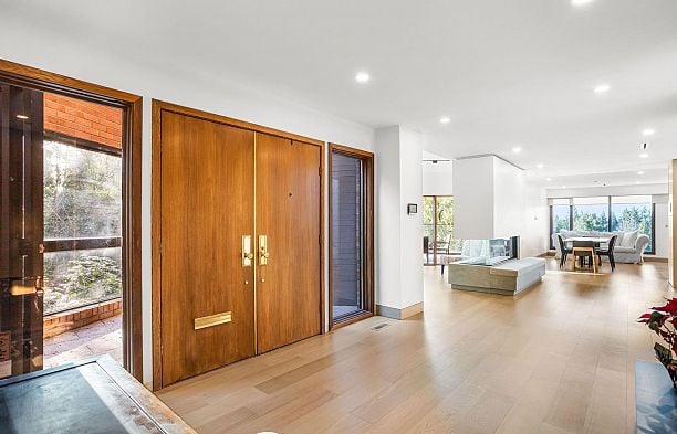 7353 Yew Street Southlands