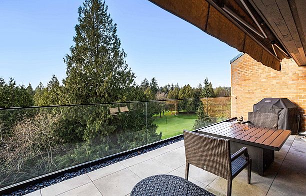 7353 Yew Street Southlands