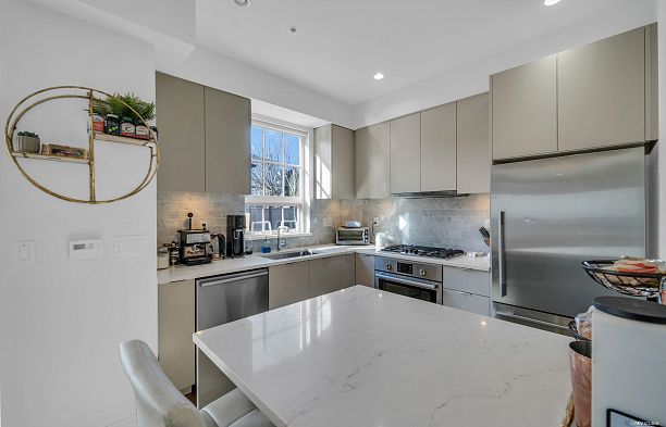 7901 Oak Street Marpole