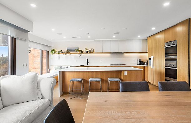 7353 Yew Street Southlands