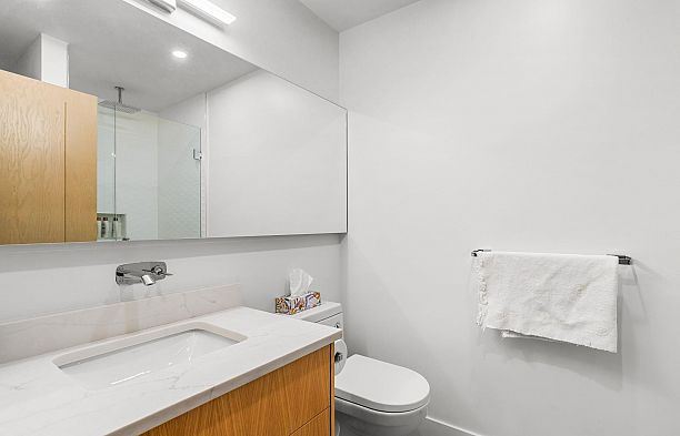 7353 Yew Street Southlands