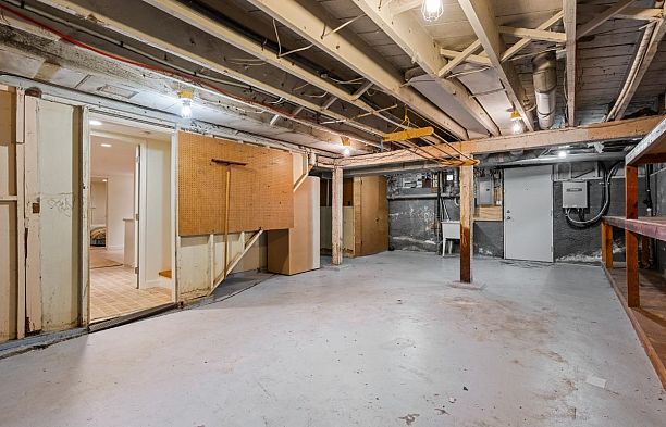 5584 Maple Street Shaughnessy