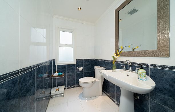 4255 W 15th Avenue Point Grey