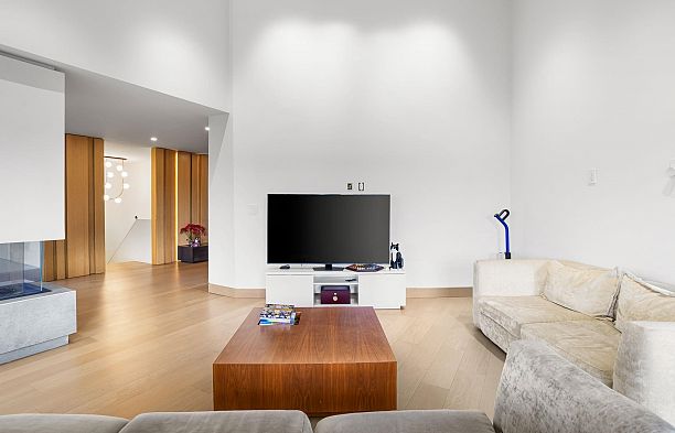 7353 Yew Street Southlands