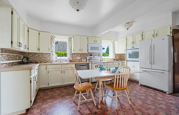 5584 Maple Street Shaughnessy