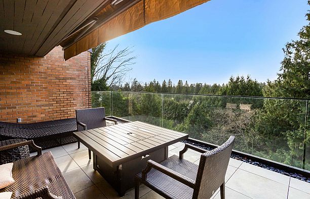 7353 Yew Street Southlands