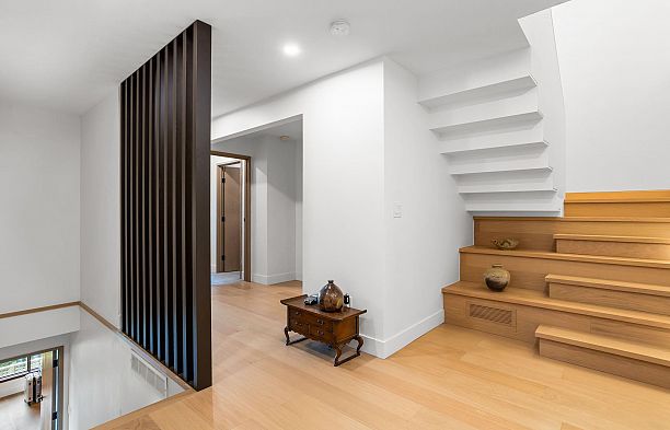 7353 Yew Street Southlands